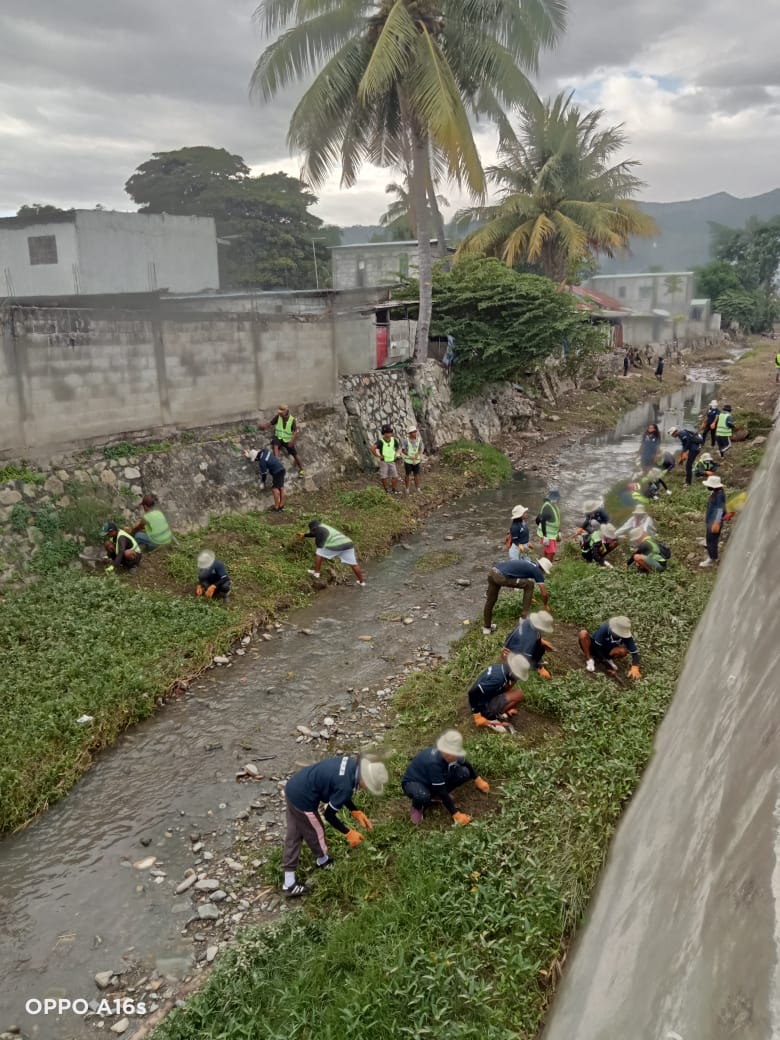 https://dili.gov.tl/2026/05/26/ekipa-limpeza-esgotu-kontinua-halao-limpeza-baleta-no-mota-laran-iha-sidade-dili/