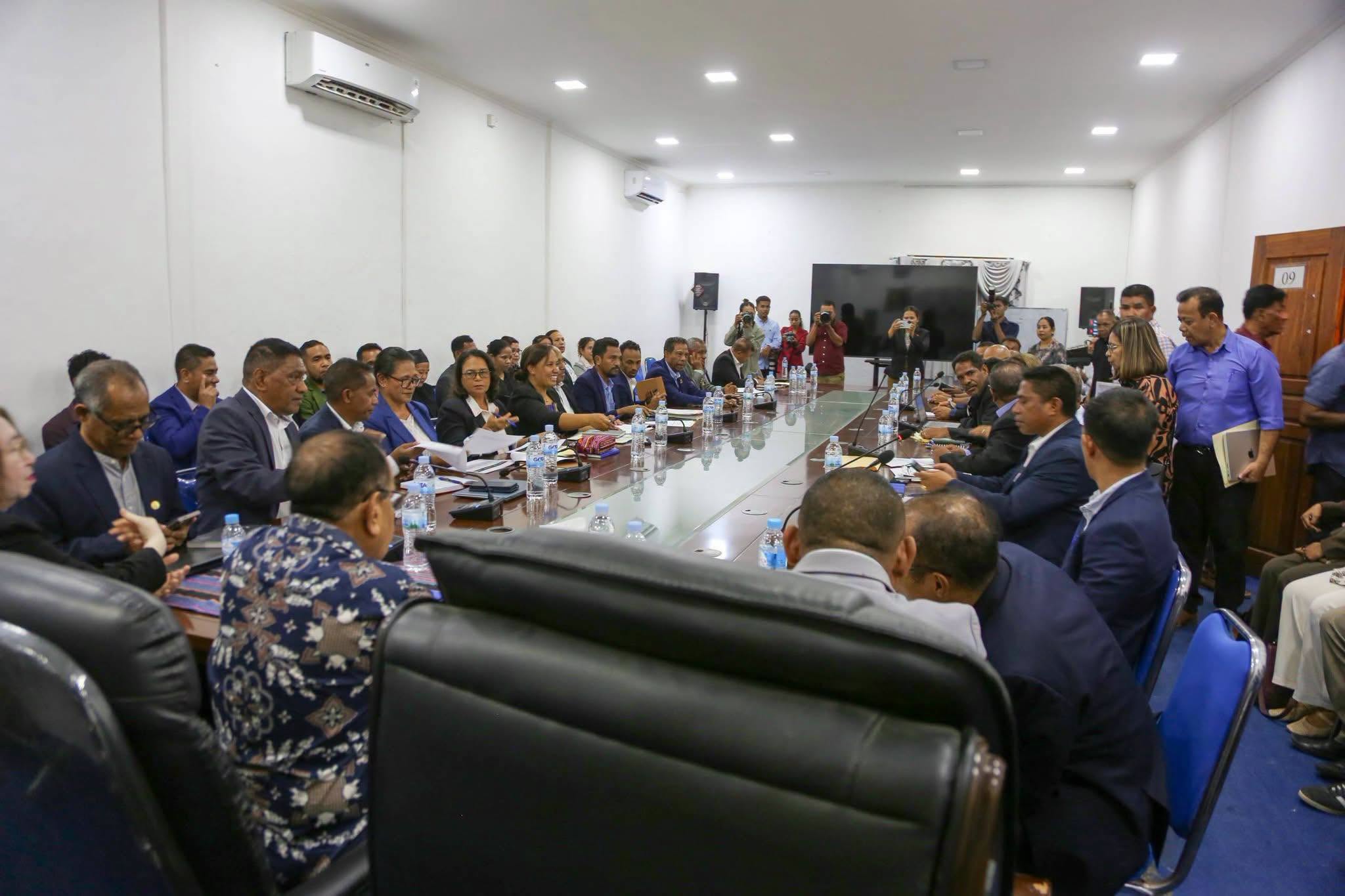 https://dili.gov.tl/en/2026/08/06/pam-dili-hamutuk-secam-i-ho-diretora-servisu-munisipal-finansas-partisipa-reuniaun-iha-salaun-mae/